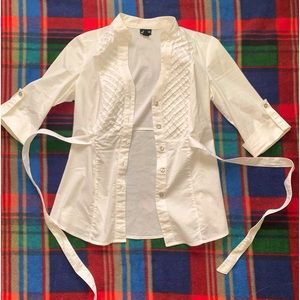 5/$15 
Willi smith white vilifying down tuxedo style top s